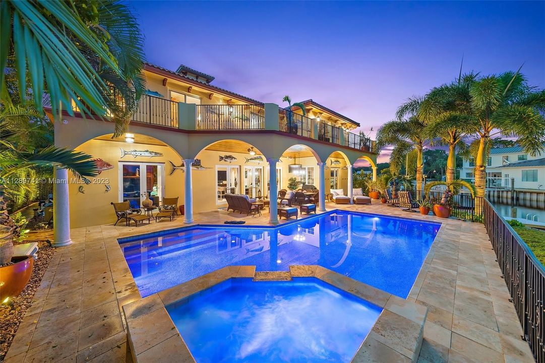 Recently Sold: $6,900,000 (5 beds, 5 baths, 5077 Square Feet)