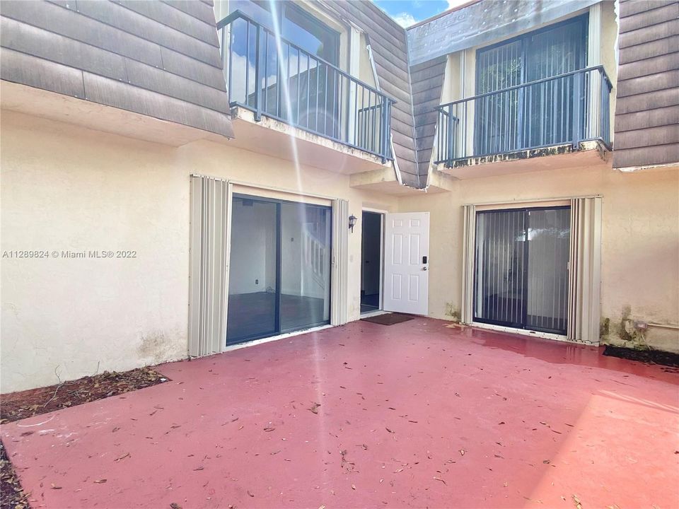 Recently Rented: $2,500 (2 beds, 2 baths, 1496 Square Feet)