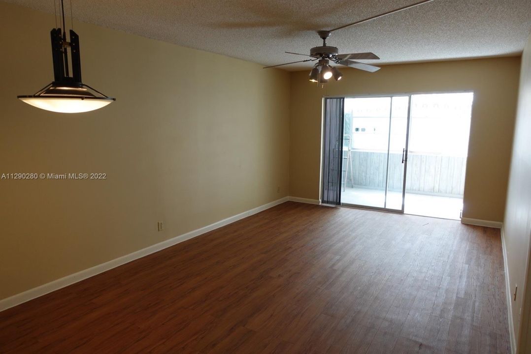 Recently Sold: $62,000 (1 beds, 1 baths, 720 Square Feet)