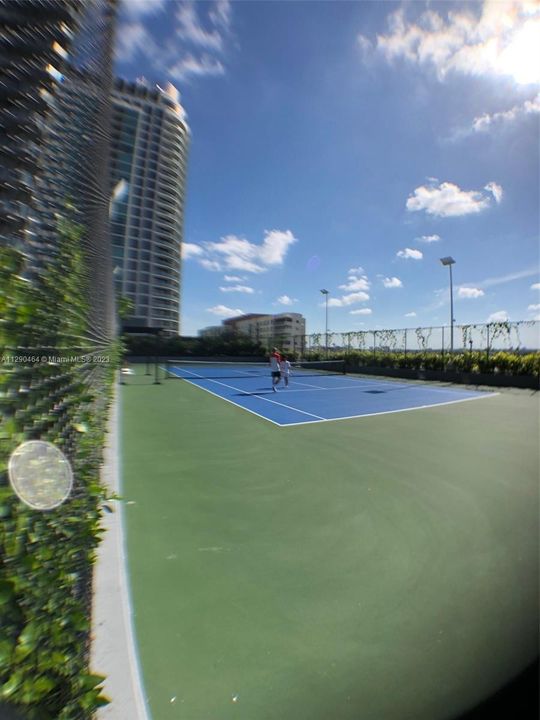 Recently Sold: $528,000 (1 beds, 1 baths, 737 Square Feet)