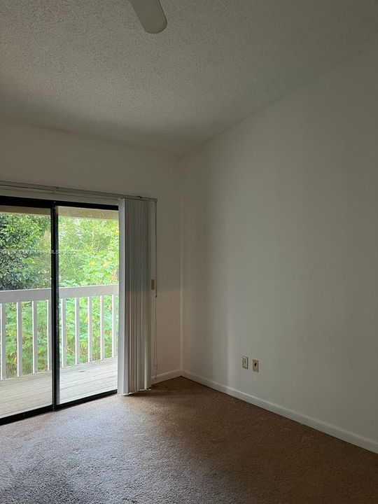 Недавно арендовано: $2,000 (2 спален, 1 ванн, 4996 Квадратных фут)