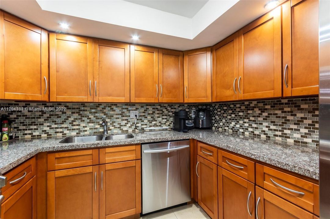 Recently Sold: $520,000 (2 beds, 2 baths, 1100 Square Feet)