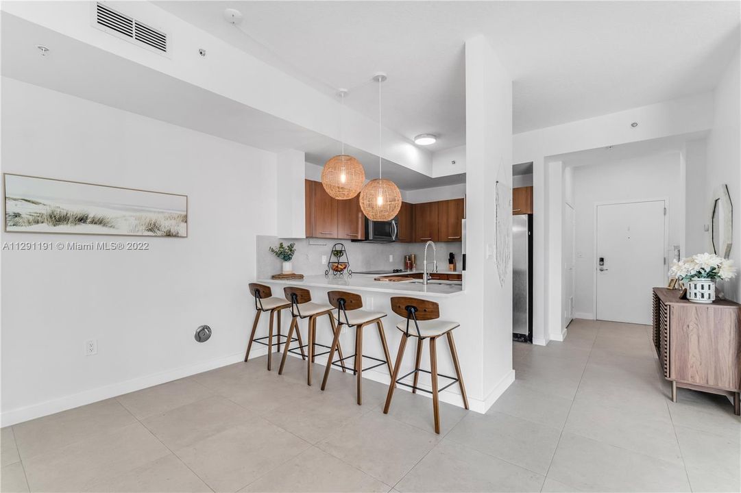 Recently Sold: $445,000 (2 beds, 2 baths, 1150 Square Feet)