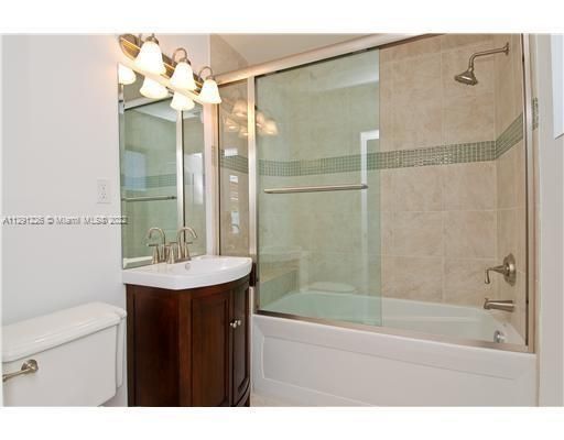 最近租的: $4,800 (3 贝兹, 3 浴室, 1718 平方英尺)