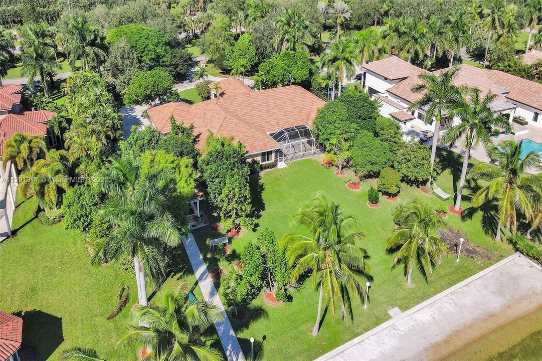Recently Sold: $1,500,000 (5 beds, 3 baths, 3981 Square Feet)