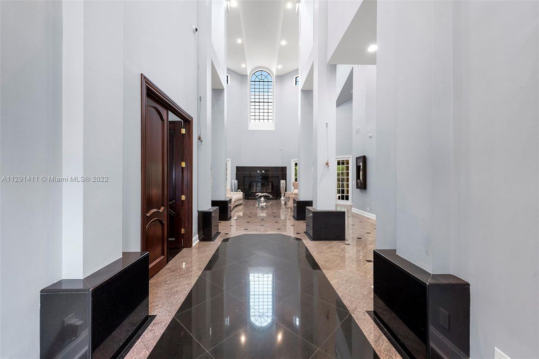 Massive entry boasting over 25 feet ceilings
