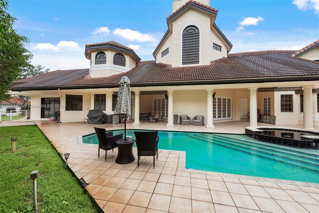 Recently Sold: $1,599,000 (6 beds, 9 baths, 6548 Square Feet)