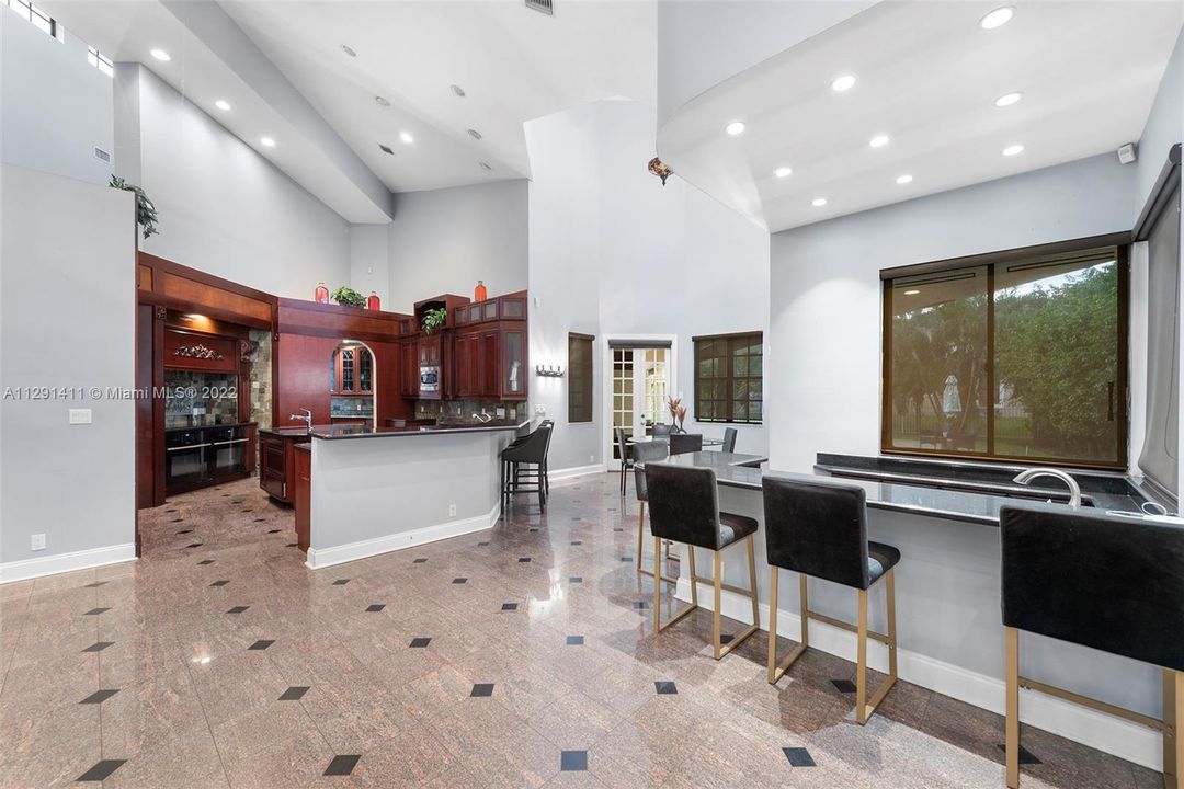 Recently Sold: $1,599,000 (6 beds, 9 baths, 6548 Square Feet)