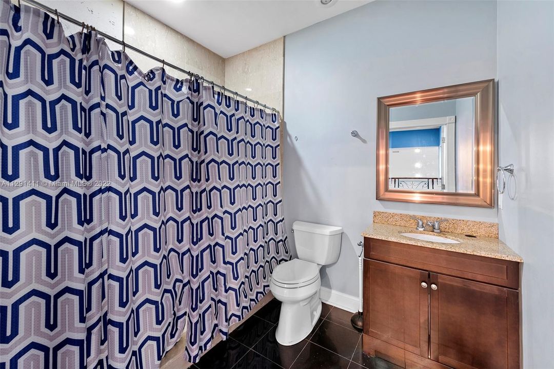 Recently Sold: $1,599,000 (6 beds, 9 baths, 6548 Square Feet)