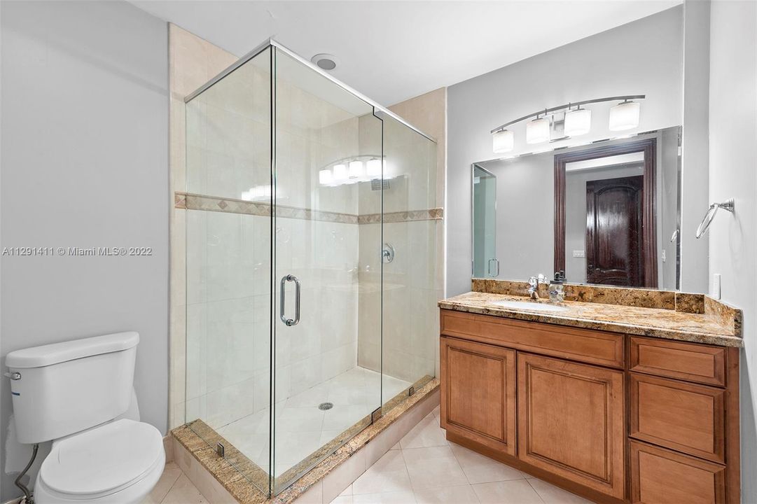 Recently Sold: $1,599,000 (6 beds, 9 baths, 6548 Square Feet)