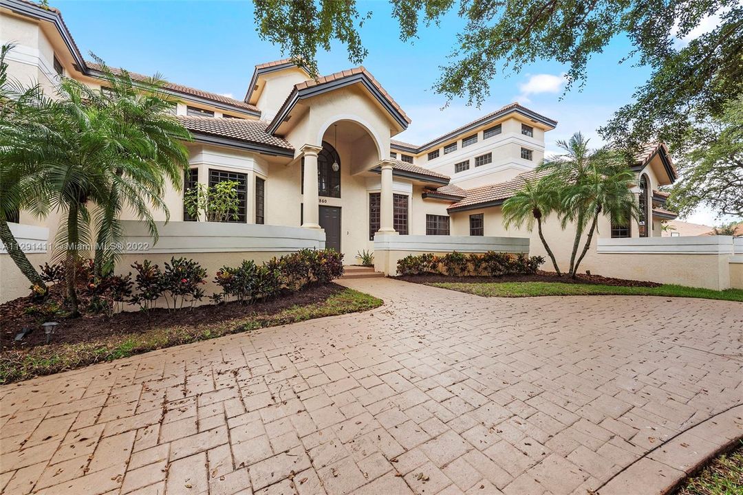Impressive curb appeal