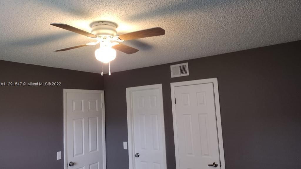Vendido Recientemente: $145,000 (2 camas, 2 baños, 744 Pies cuadrados)