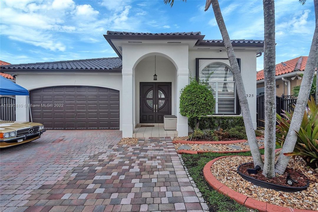Recently Sold: $699,997 (3 beds, 2 baths, 1912 Square Feet)