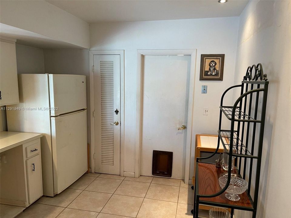 Vendido Recientemente: $349,000 (3 camas, 2 baños, 1518 Pies cuadrados)