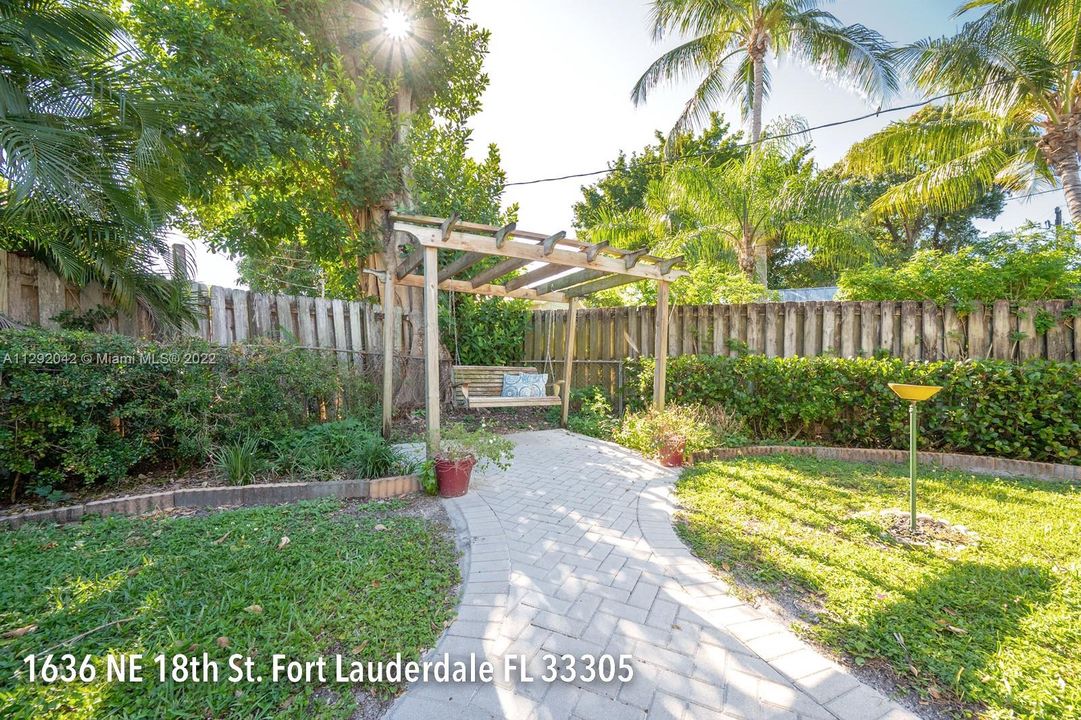 Recently Sold: $545,000 (3 beds, 1 baths, 1188 Square Feet)
