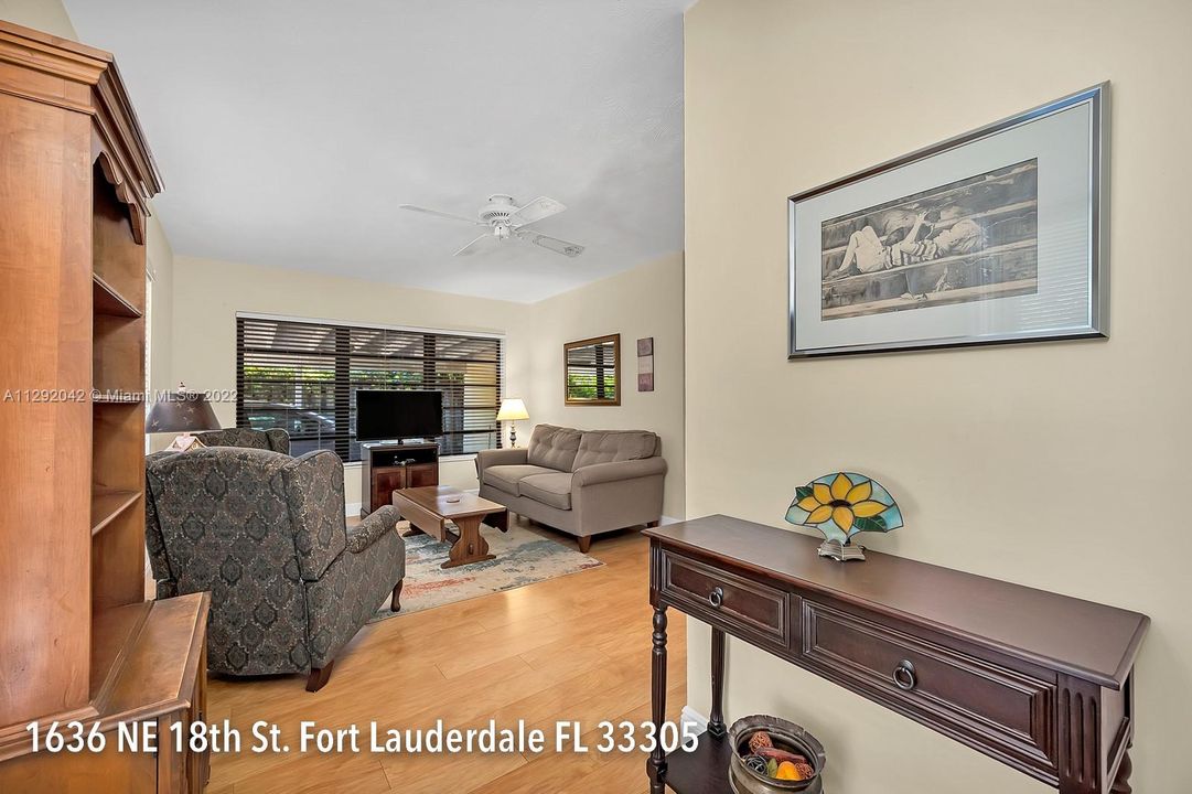 Recently Sold: $545,000 (3 beds, 1 baths, 1188 Square Feet)