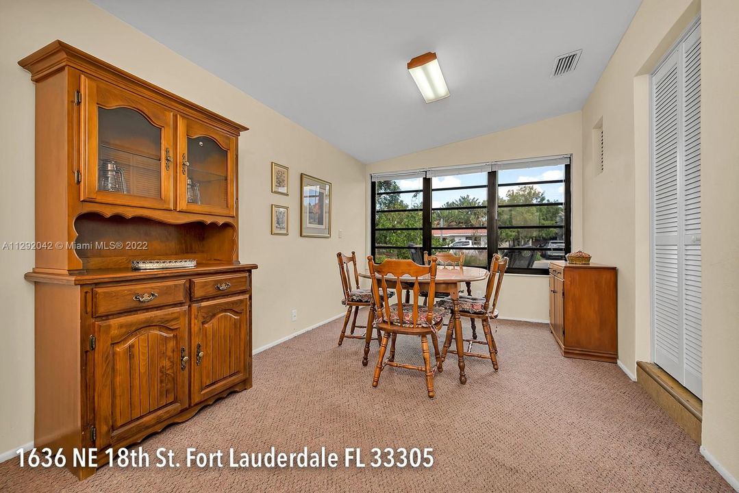 Recently Sold: $545,000 (3 beds, 1 baths, 1188 Square Feet)