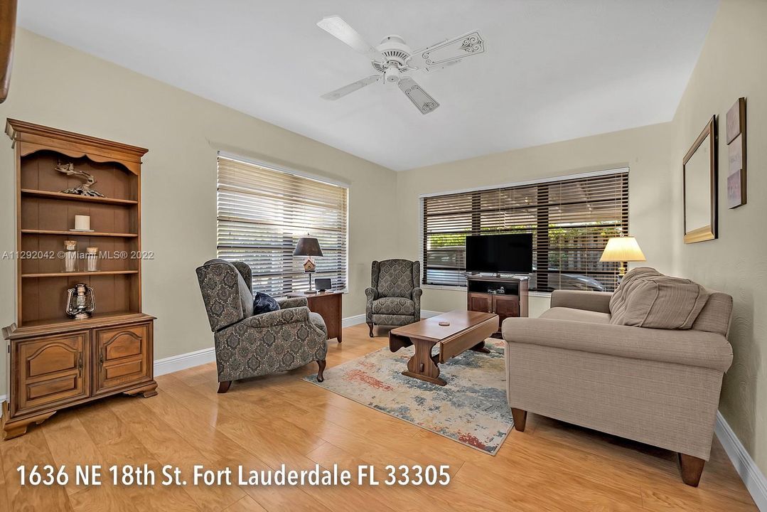 Recently Sold: $545,000 (3 beds, 1 baths, 1188 Square Feet)