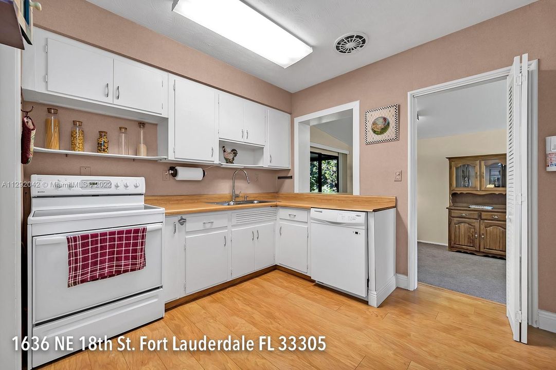 Recently Sold: $545,000 (3 beds, 1 baths, 1188 Square Feet)