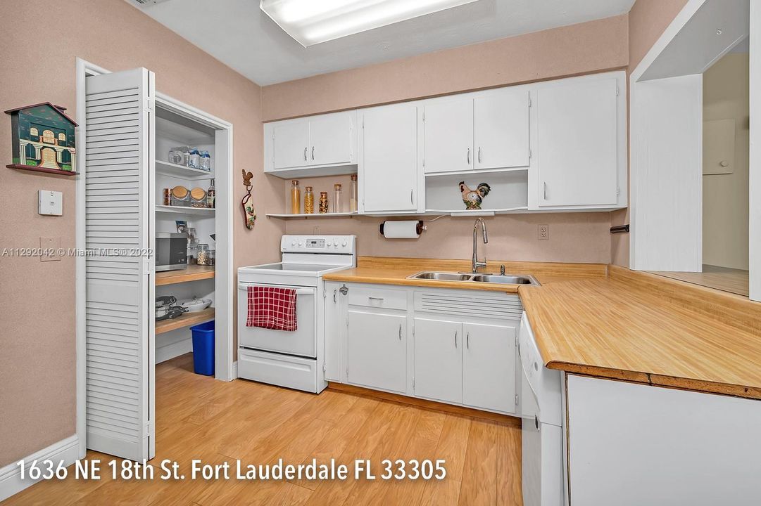 Recently Sold: $545,000 (3 beds, 1 baths, 1188 Square Feet)