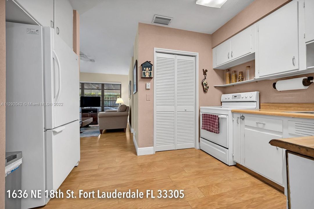 Recently Sold: $545,000 (3 beds, 1 baths, 1188 Square Feet)