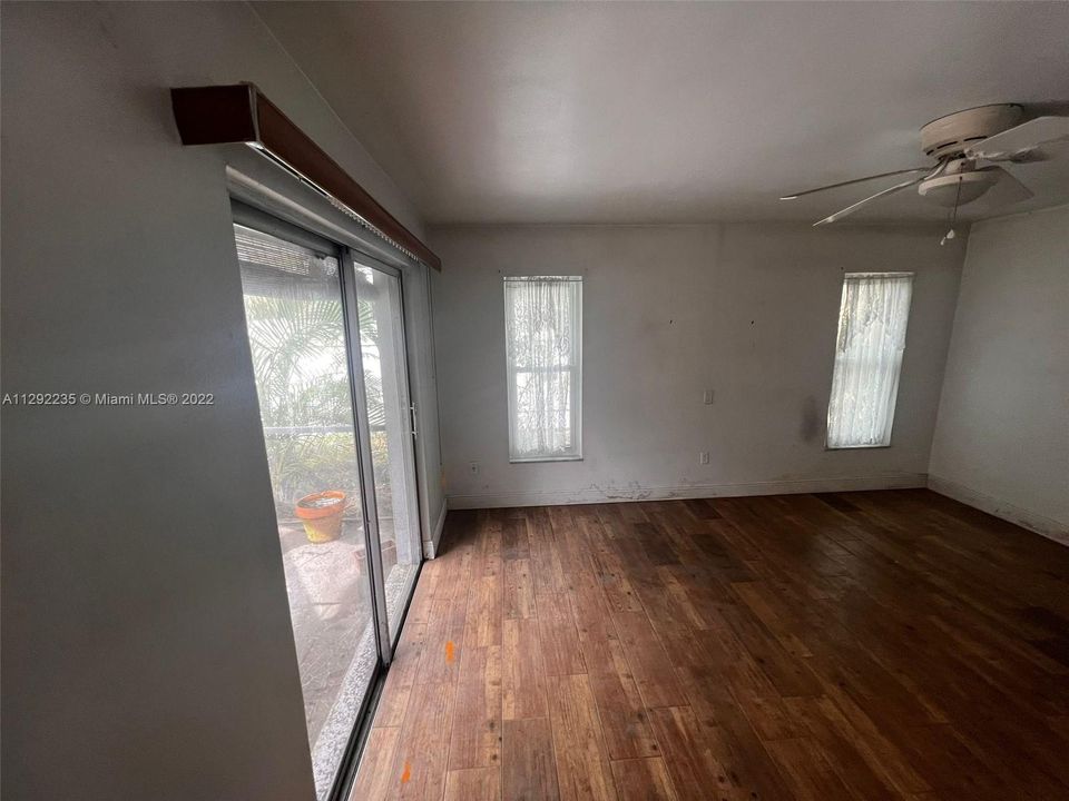 Vendido Recientemente: $275,000 (3 camas, 2 baños, 0 Pies cuadrados)