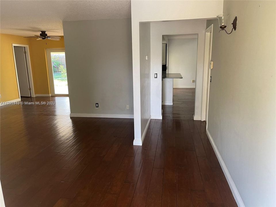 Recently Rented: $3,500 (3 beds, 2 baths, 1568 Square Feet)