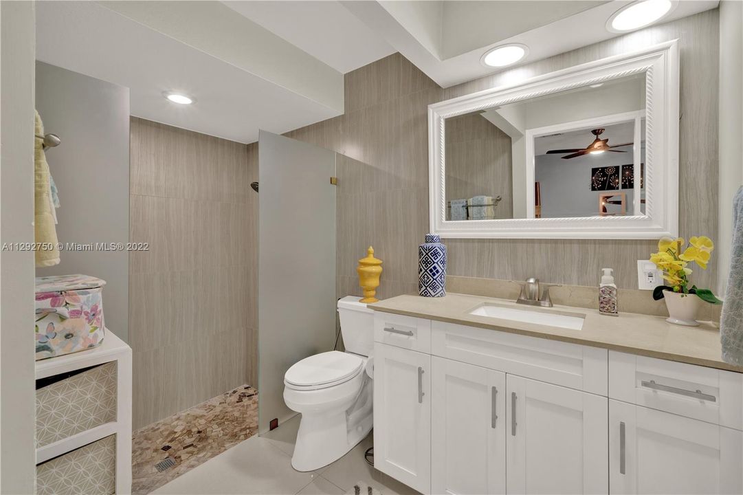 Recently Rented: $4,700 (4 beds, 2 baths, 2098 Square Feet)