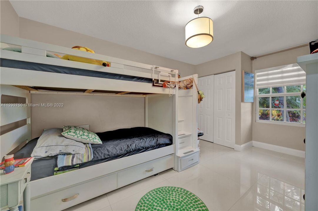 Recently Rented: $4,700 (4 beds, 2 baths, 2098 Square Feet)