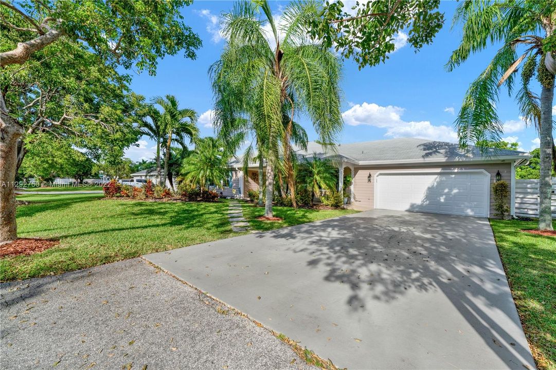 Recently Rented: $4,700 (4 beds, 2 baths, 2098 Square Feet)