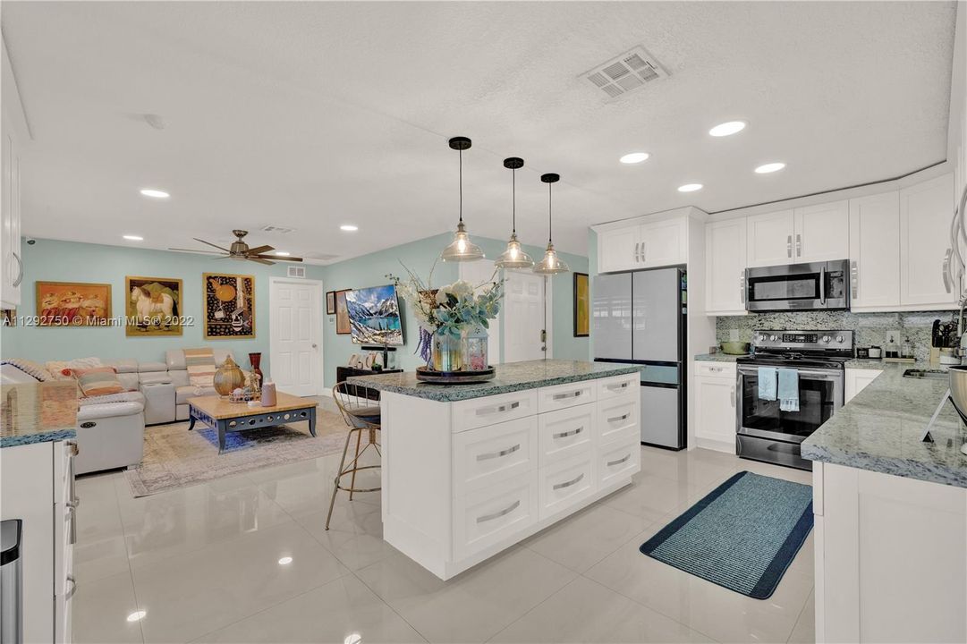 Recently Rented: $4,700 (4 beds, 2 baths, 2098 Square Feet)