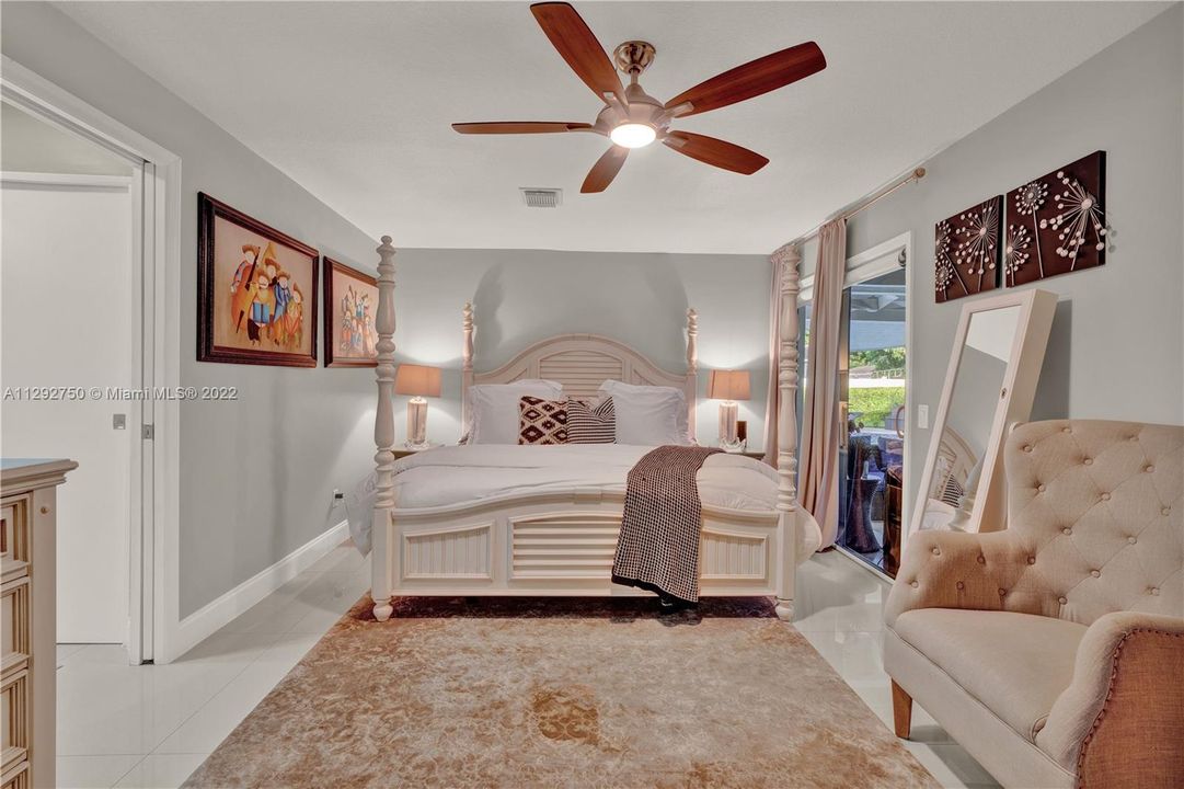 Recently Rented: $4,700 (4 beds, 2 baths, 2098 Square Feet)