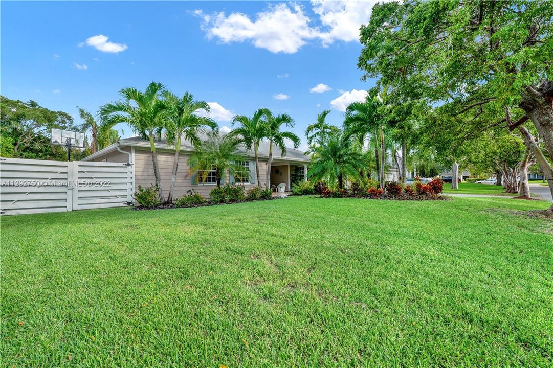 Recently Rented: $4,700 (4 beds, 2 baths, 2098 Square Feet)