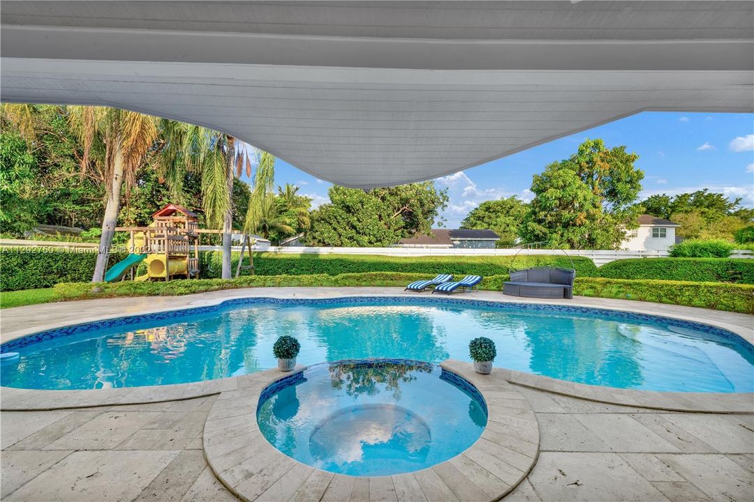 Recently Rented: $4,700 (4 beds, 2 baths, 2098 Square Feet)