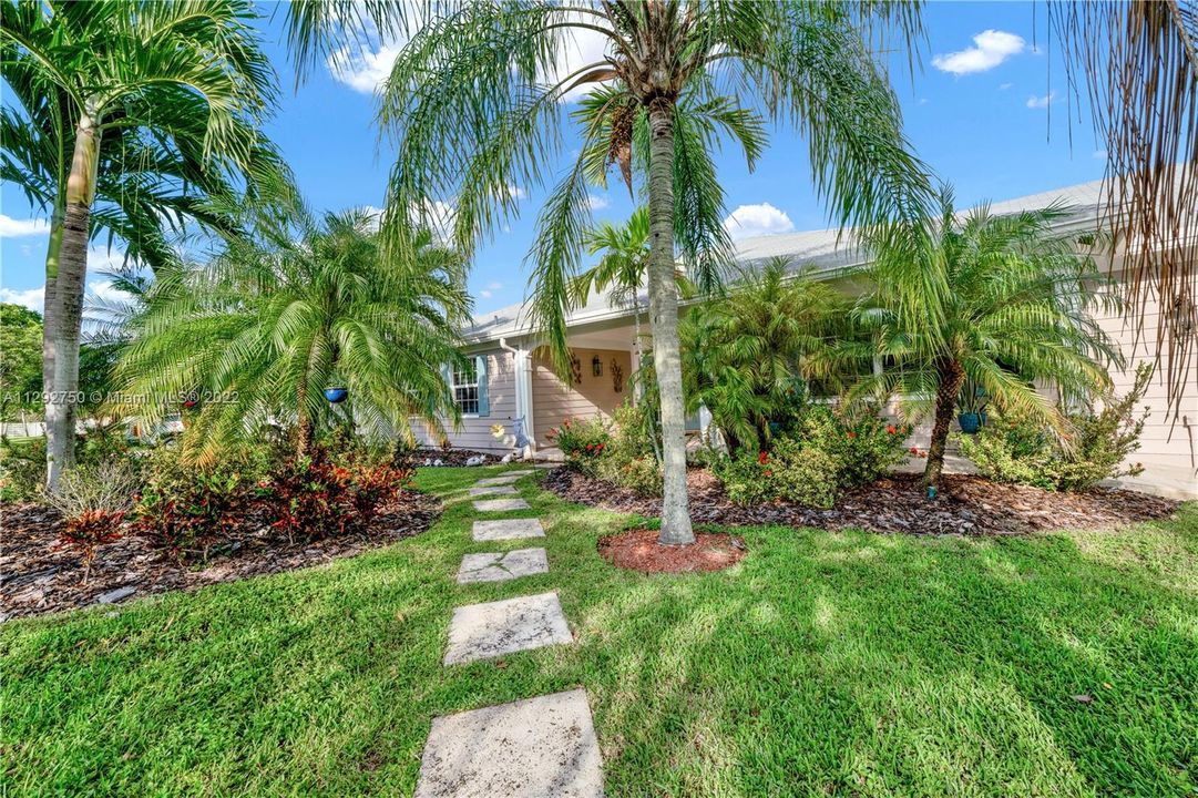 Recently Rented: $4,700 (4 beds, 2 baths, 2098 Square Feet)