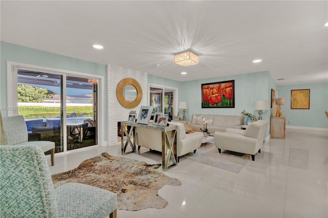 Recently Rented: $4,700 (4 beds, 2 baths, 2098 Square Feet)