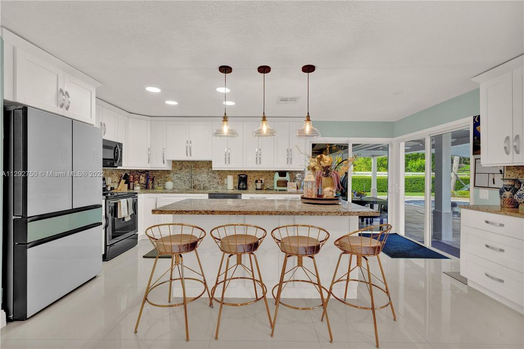 Recently Rented: $4,700 (4 beds, 2 baths, 2098 Square Feet)