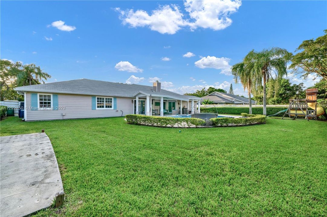 Recently Rented: $4,700 (4 beds, 2 baths, 2098 Square Feet)