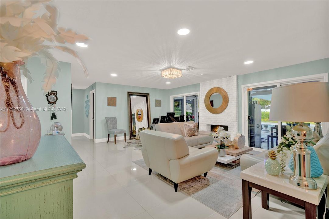 Recently Rented: $4,700 (4 beds, 2 baths, 2098 Square Feet)