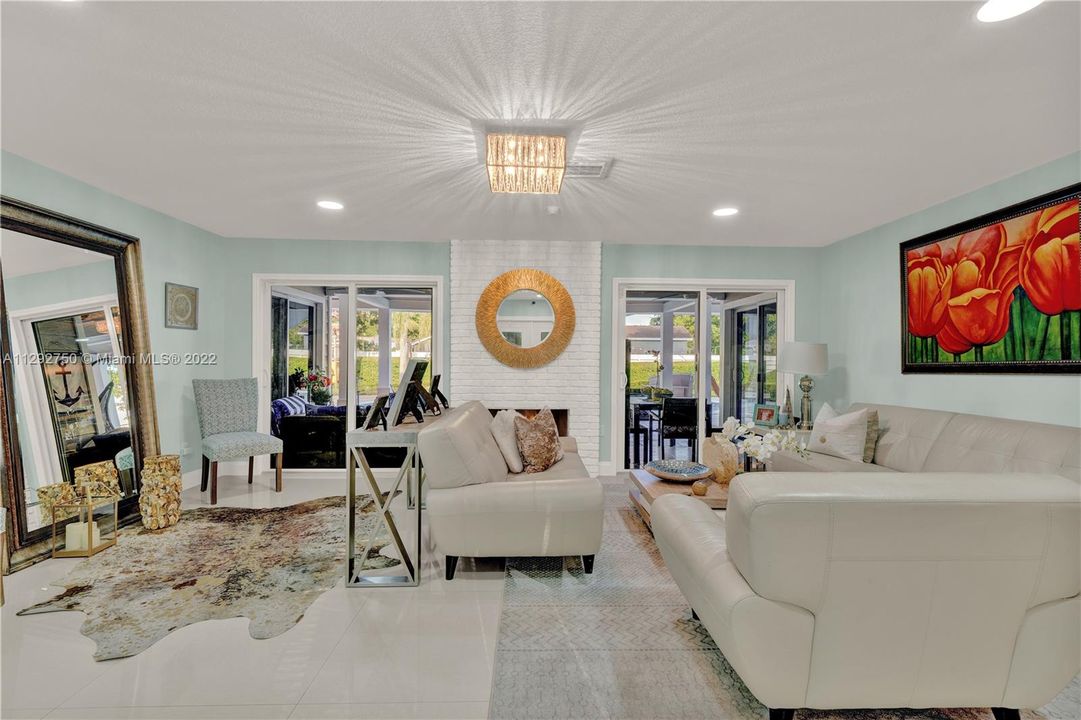 Recently Rented: $4,700 (4 beds, 2 baths, 2098 Square Feet)