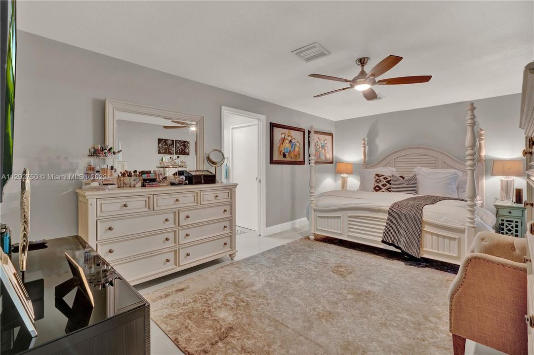 Recently Rented: $4,700 (4 beds, 2 baths, 2098 Square Feet)