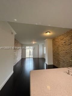 Recently Sold: $700,000 (2 beds, 2 baths, 1139 Square Feet)