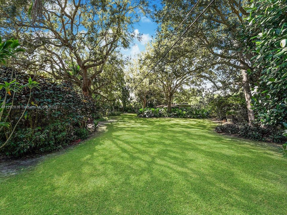 Recently Sold: $1,999,000 (3 beds, 2 baths, 2080 Square Feet)