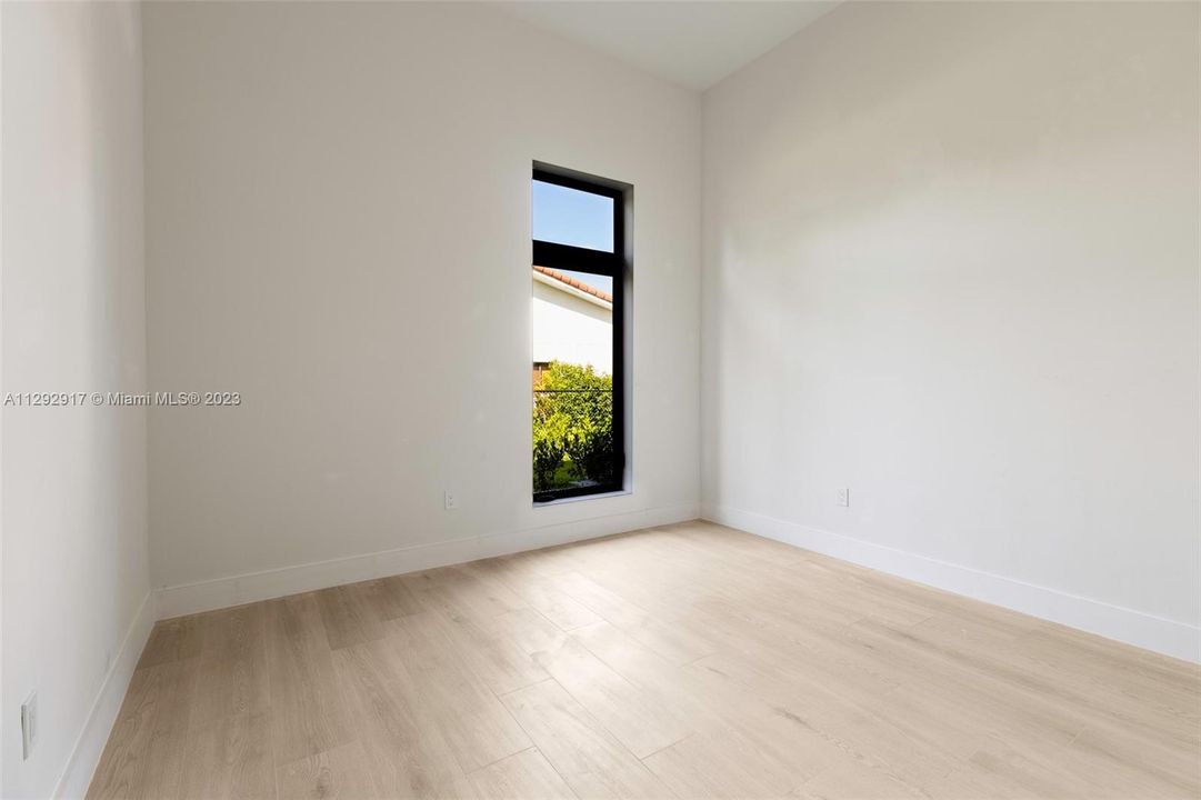 Vendido Recientemente: $3,299,000 (6 camas, 6 baños, 5634 Pies cuadrados)