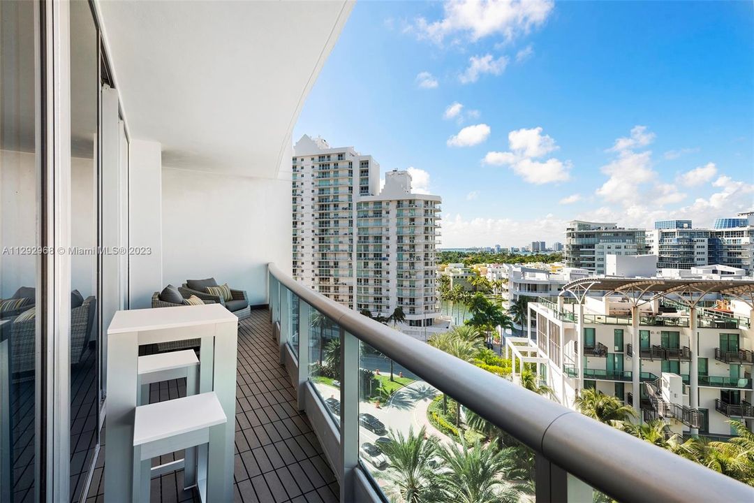 Recently Sold: $6,650,000 (3 beds, 4 baths, 3640 Square Feet)