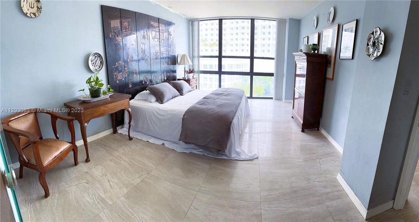 Exceptionally large main bedroom measures 12 ft X 18 ft (3.7m x 5.4m)