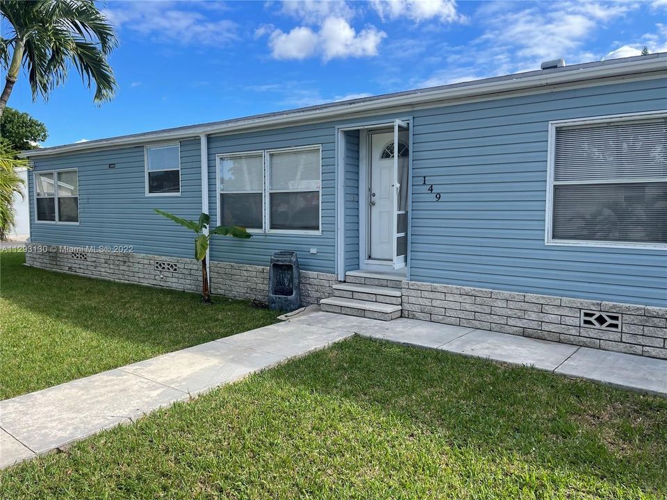 Recently Sold: $250,000 (3 beds, 2 baths, 1430 Square Feet)