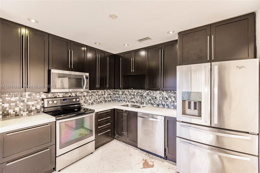 Recientemente alquilado: $3,000 (3 camas, 2 baños, 1569 Pies cuadrados)