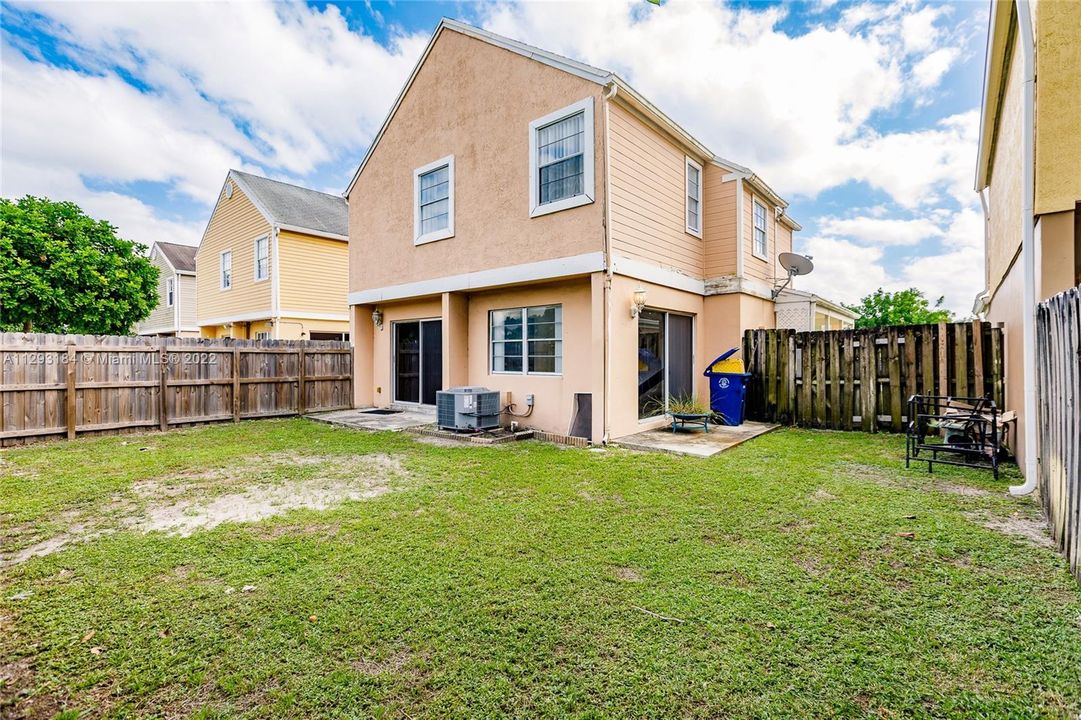 Recientemente alquilado: $3,000 (3 camas, 2 baños, 1569 Pies cuadrados)