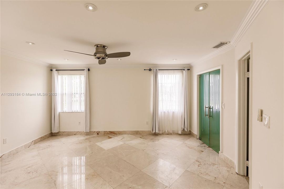 Recientemente alquilado: $3,000 (3 camas, 2 baños, 1569 Pies cuadrados)